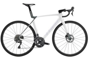 MADONE SL5 GEN 8 CRYSTAL WHITE 2026